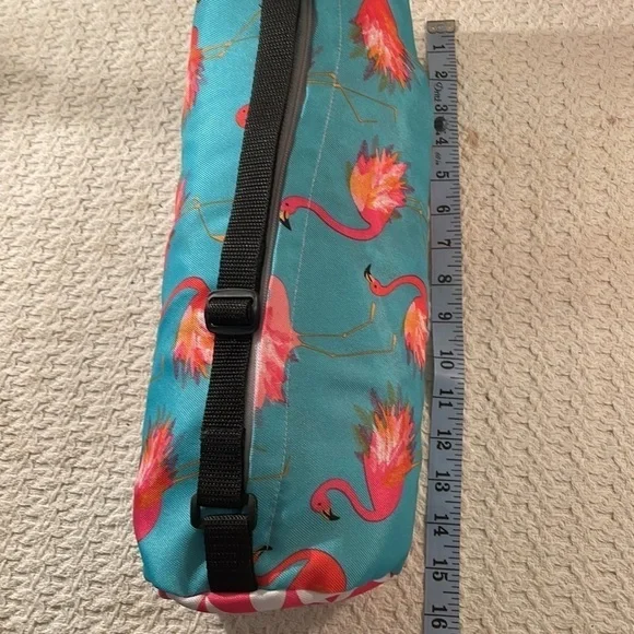 Cynthia Rowley Flamingo and Geometric Picnic Beach Blanket Matching Carry Bag - Picture 7 of 8